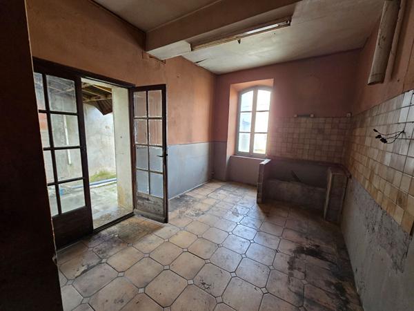 Maison de village a rénover