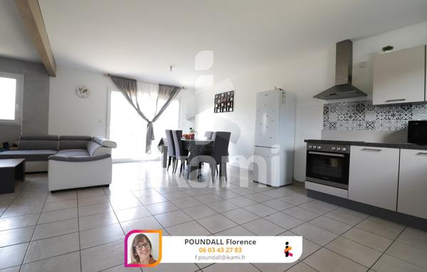 Charmante Villa Familiale à Saint Uze avec garage et jardin