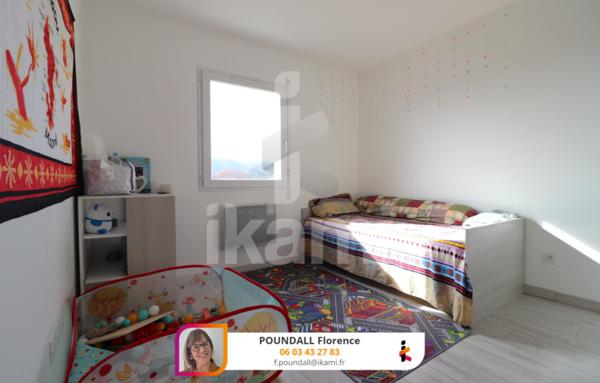 Charmante Villa Familiale à Saint Uze avec garage et jardin