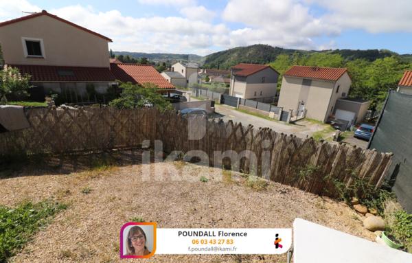 Charmante Villa Familiale à Saint Uze avec garage et jardin