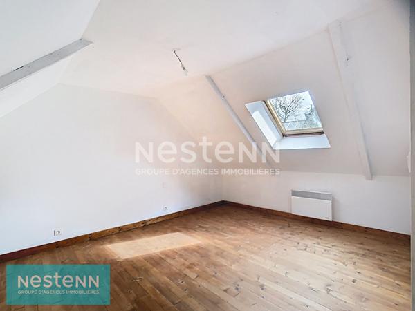 Ensemble immobilier de 2 maisons en pierres à SAINT CONNAN sur environ 1400 m² de jardin