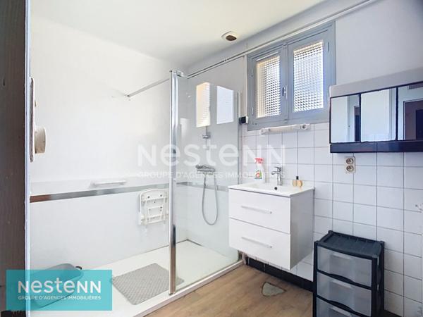 Ensemble immobilier de 2 maisons en pierres à SAINT CONNAN sur environ 1400 m² de jardin