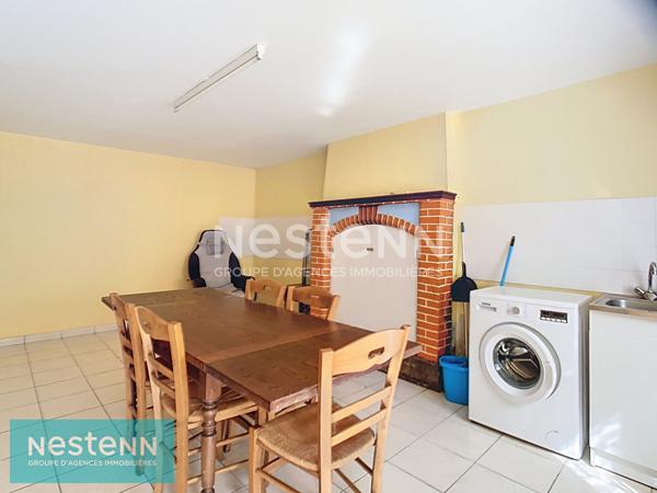 Ensemble immobilier de 2 maisons en pierres à SAINT CONNAN sur environ 1400 m² de jardin