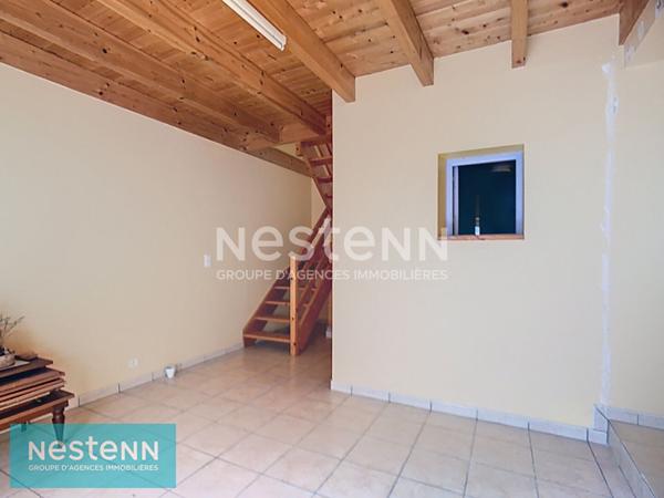 Ensemble immobilier de 2 maisons en pierres à SAINT CONNAN sur environ 1400 m² de jardin