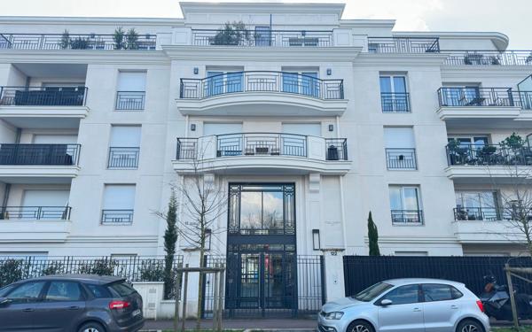 Appartement à vendre    3 pièces • 63,23 m2 Saint-Maur-des-Fossés