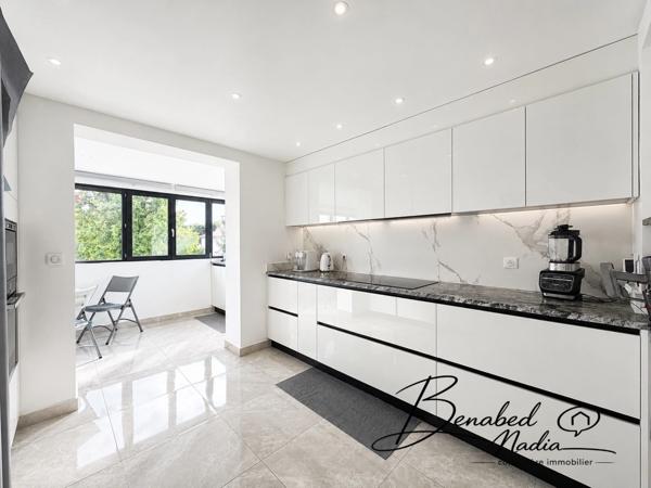 Maison à vendre 9 pièces FEYZIN (69)