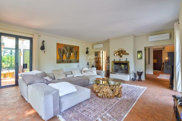 Louveciennes Maison 8 pièces 281 m² avec jardin €1 575 000 ** - Référence 25609