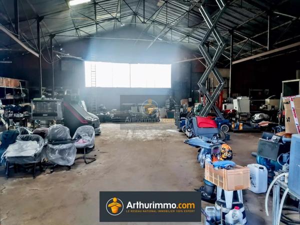 Vente                                                      Local industriel
                        
                                         1200 m2                     à La Ferté-Gaucher