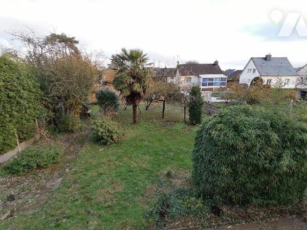 EXCLUSIVITE TRENTE CINQ NOTAIRES !! à 7 minutes à pied du centre bourg, venez découvrir cette t...