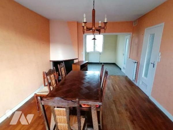 EXCLUSIVITE TRENTE CINQ NOTAIRES !! à 7 minutes à pied du centre bourg, venez découvrir cette t...