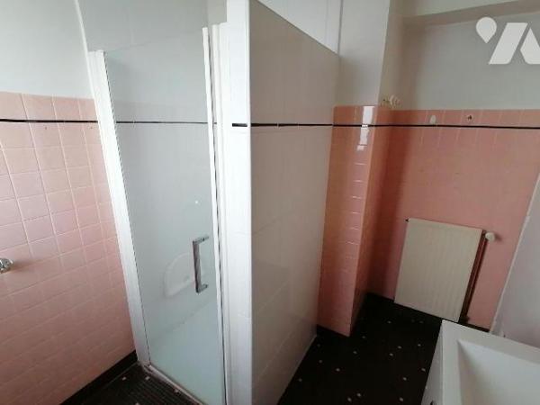 EXCLUSIVITE TRENTE CINQ NOTAIRES !! à 7 minutes à pied du centre bourg, venez découvrir cette t...