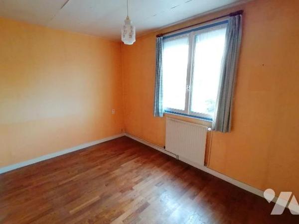 EXCLUSIVITE TRENTE CINQ NOTAIRES !! à 7 minutes à pied du centre bourg, venez découvrir cette t...