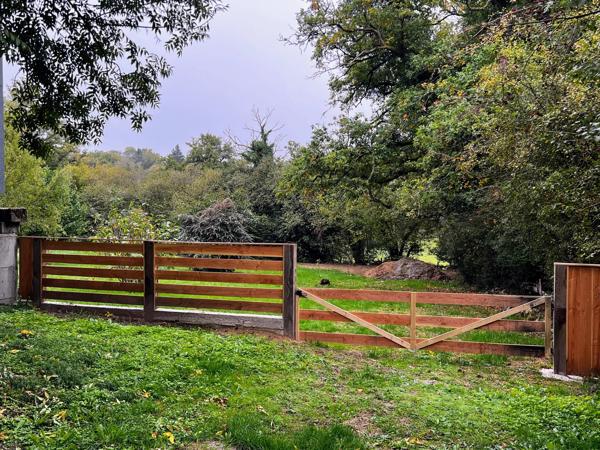 Charmante propriété en pierre de caractère, avec jardin et dépendances