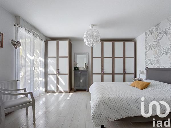 Appartement 5 pièces de 110 m² à Décines-Charpieu (69150)