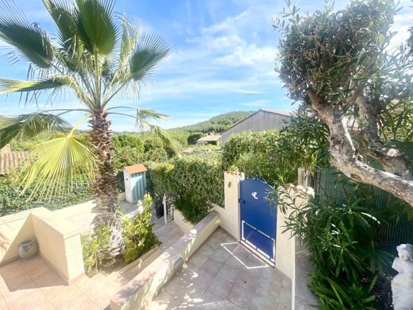 Maison à Saint-Cyr-sur-Mer, 83270 - 6 pièces 124m²