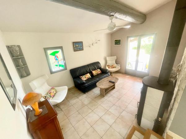 Maison à Saint-Cyr-sur-Mer, 83270 - 6 pièces 124m²