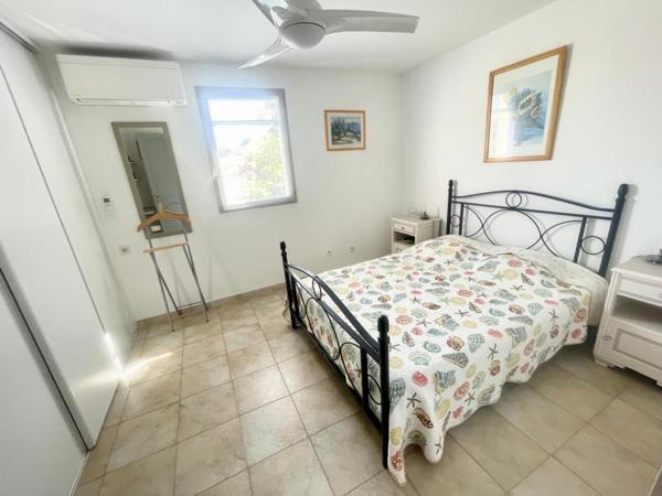 Maison à Saint-Cyr-sur-Mer, 83270 - 6 pièces 124m²