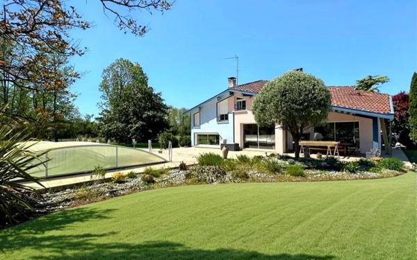 Maison à vendre    7 pièces •  Saint-Vincent-de-Tyrosse