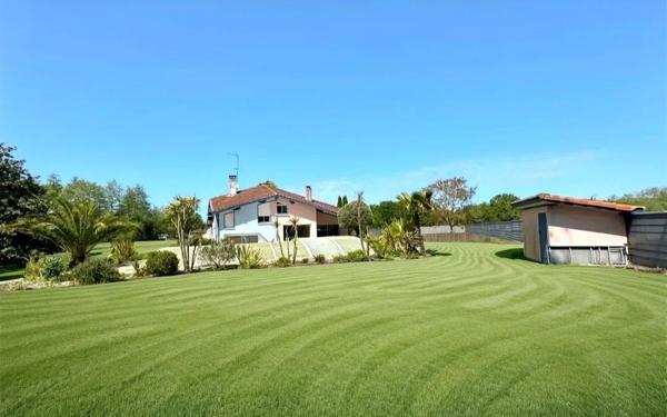 Maison à vendre    7 pièces •  Saint-Vincent-de-Tyrosse