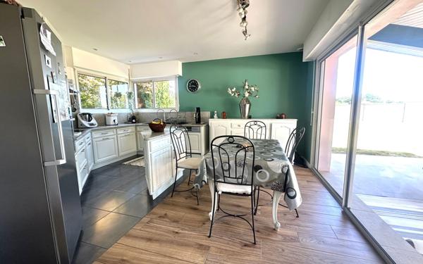 Maison à vendre    7 pièces •  Saint-Vincent-de-Tyrosse