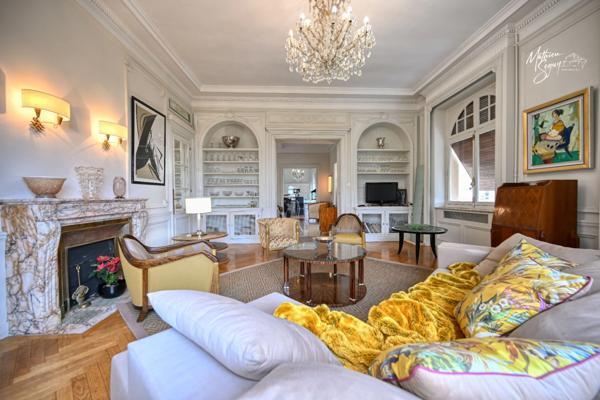 Propriete à vendre 13 pièces proche de SAINT SYMPHORIEN SUR COISE (69) de 525m² sur un parc classé de 5800 m²