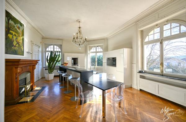 Propriete à vendre 13 pièces proche de SAINT SYMPHORIEN SUR COISE (69) de 525m² sur un parc classé de 5800 m²