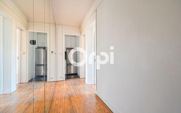 Appartement à vendre    2 pièces • 42 m2 Paris 11