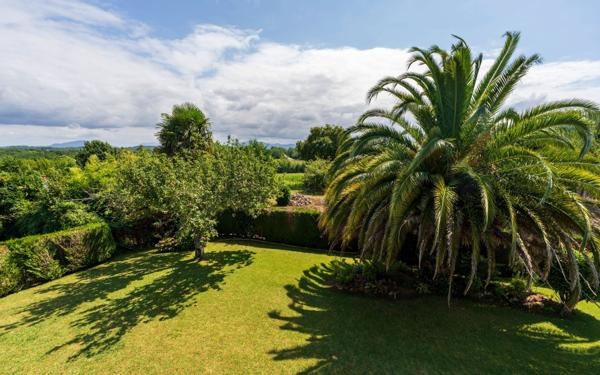 Maison à vendre    5 pièces •  Arbonne