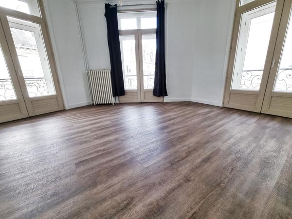 APPARTEMENT T3 DE 64M2