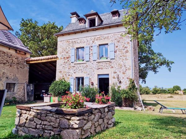 Maison en pierre avec grange et terrain – Sans voisins, proche Villefranche-de-Rouergue