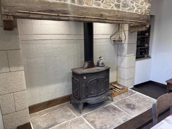 Maison en pierre avec grange et terrain – Sans voisins, proche Villefranche-de-Rouergue