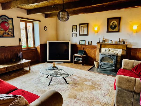 Maison en pierre avec grange et terrain – Sans voisins, proche Villefranche-de-Rouergue