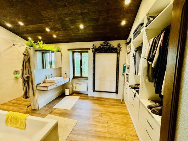 Maison en pierre avec grange et terrain – Sans voisins, proche Villefranche-de-Rouergue