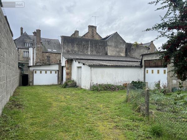 Immeuble à vendre à Guingamp dans les Côtes-d'Armor (22200), ref : 22064-1304