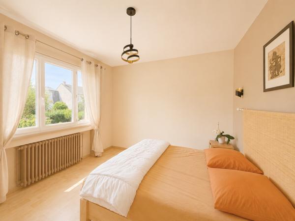 Maison
         6 pièces
        - 180 m² Bien prestige 459 000 € *