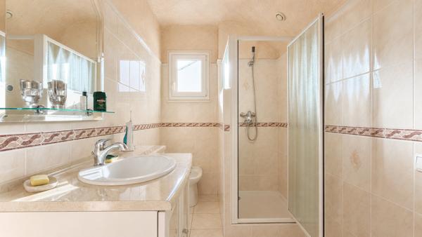 Maison
         6 pièces
        - 180 m² Bien prestige 459 000 € *
