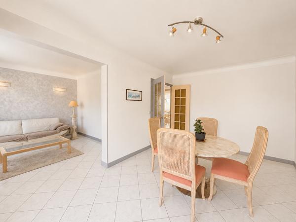 Maison
         6 pièces
        - 180 m² Bien prestige 459 000 € *