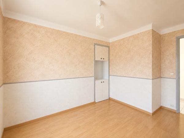 Maison
         6 pièces
        - 180 m² Bien prestige 459 000 € *