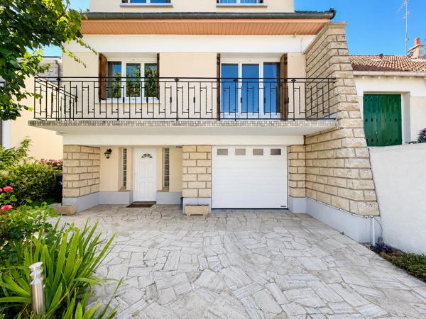 Maison
         6 pièces
        - 180 m² Bien prestige 459 000 € *