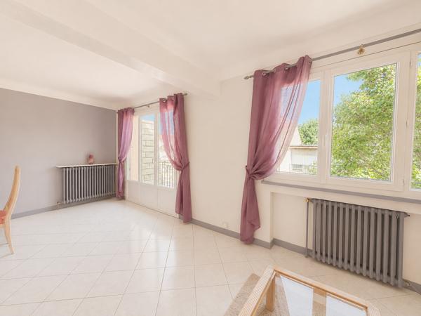 Maison
         6 pièces
        - 180 m² Bien prestige 459 000 € *