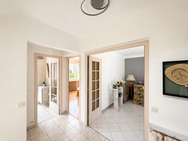 Maison
         6 pièces
        - 180 m² Bien prestige 459 000 € *