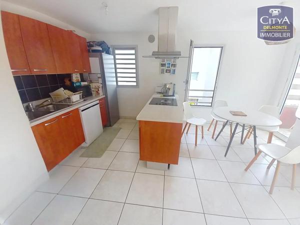 Appartement à vendre 4 pièces 76m² Saint-Pierre (97410)