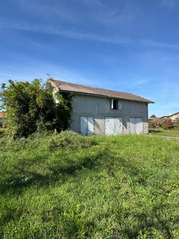 Dépendance à fort potantiel de réhabilitation sur un terrain de 1275 m²
