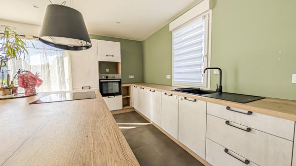 Noyen-sur-Sarthe (72430) PAVILLON 2012 - RÉNOVÉ AVEC 3/4 CHAMBRES