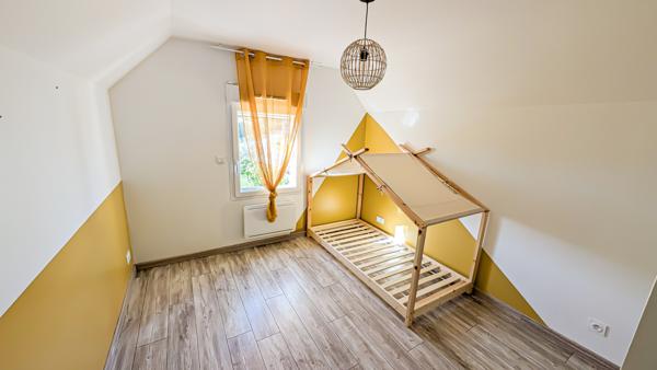 Noyen-sur-Sarthe (72430) PAVILLON 2012 - RÉNOVÉ AVEC 3/4 CHAMBRES