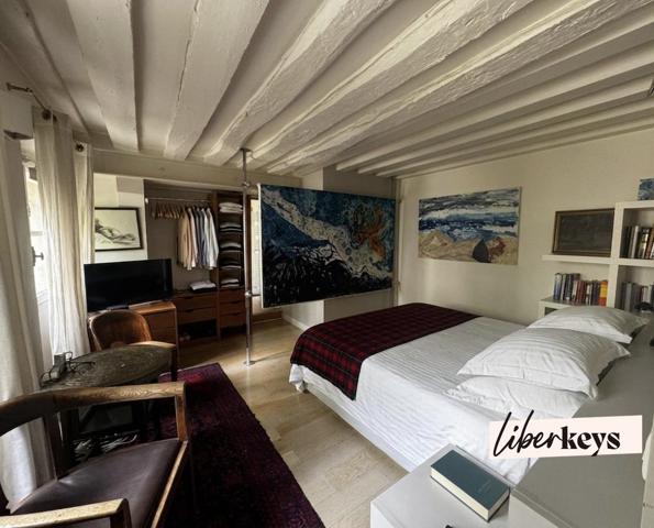 Appartement traversant avec vue sur cour classée - Paris 3e (75003)