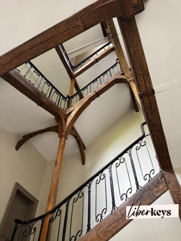 Appartement traversant avec vue sur cour classée - Paris 3e (75003)