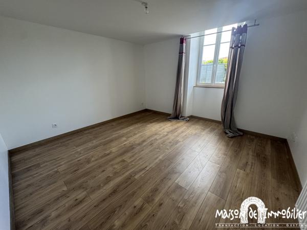 Location Maison de village rénovée - 2 chambres - 82m² - Cour et jardinet - JUILLAC LE COQ