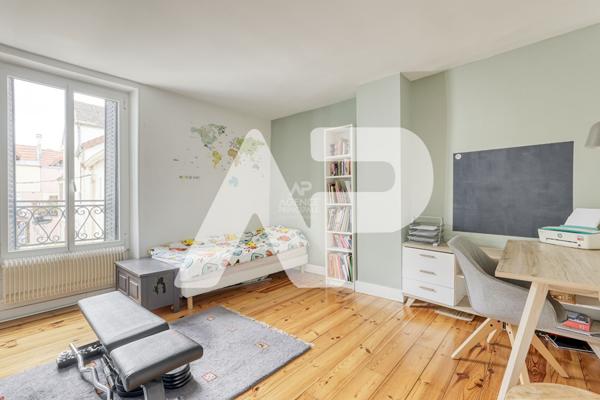 Maison Nanterre 6 pièce(s) 120 m2 €740 000 ** - Référence 15349