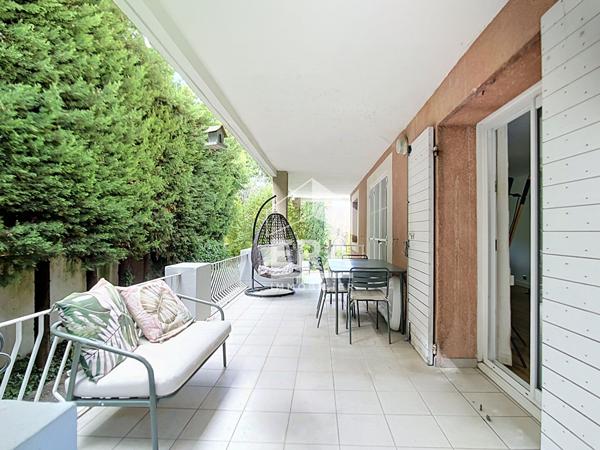 A VENDRE MARSEILLE 13009 APPARTEMENT 5pièces 179 m2 - JARDIN, PISCINE+CAVE +GARAGE-QUARTIER DU CABOT